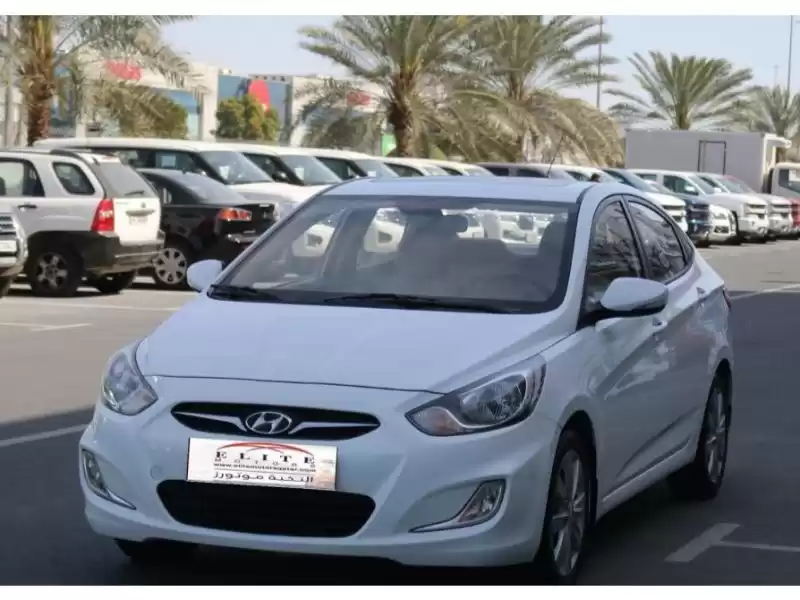 Kullanılmış Hyundai Accent Satılık içinde Al Sadd , Doha #7097 - 1  image 